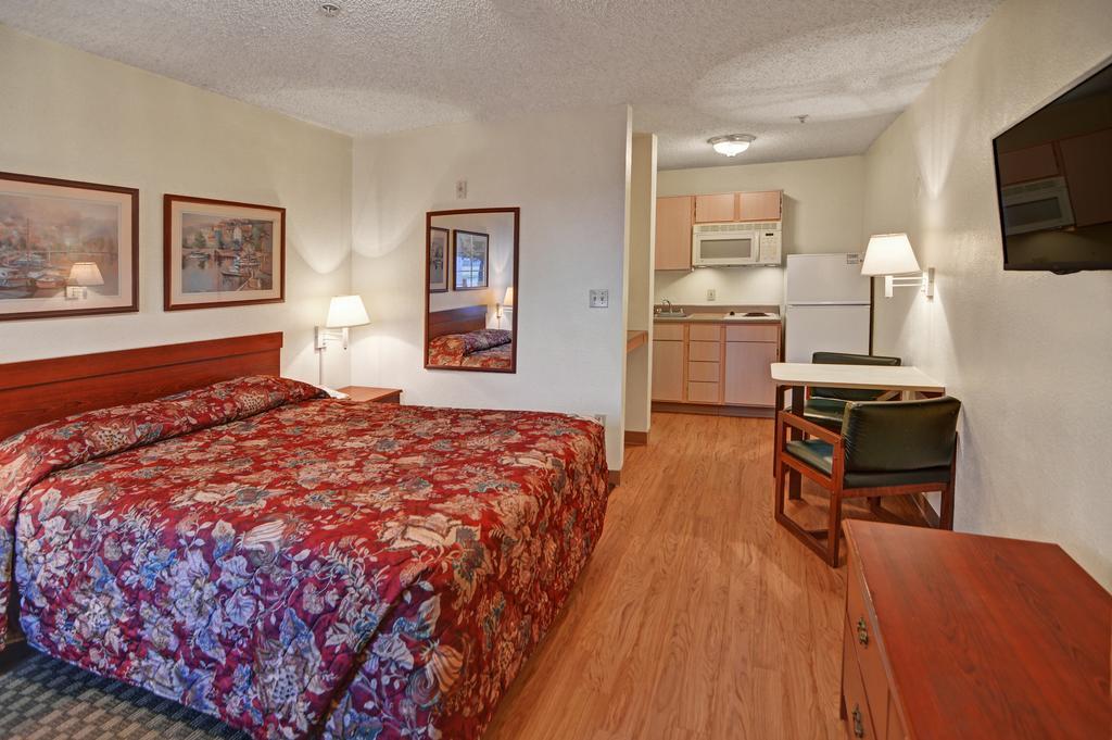 Sun Suites Of Plano Room photo